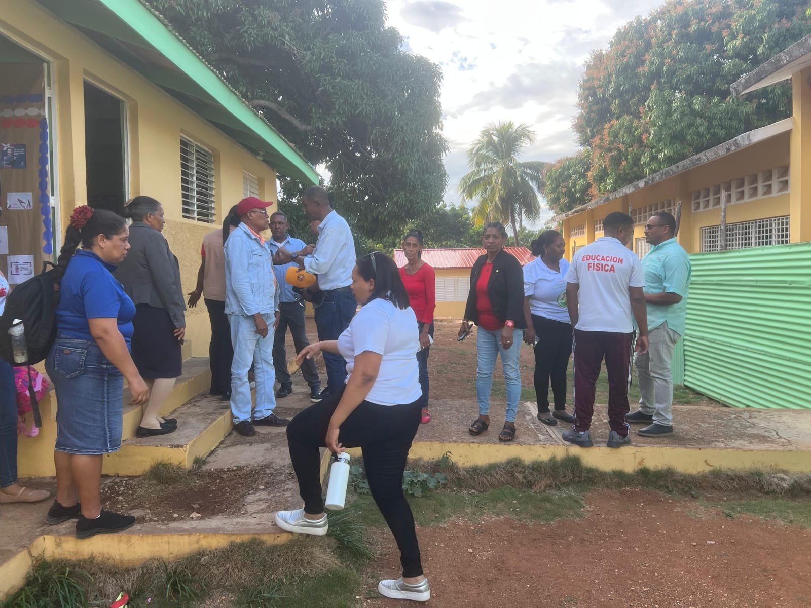 Apmae limita horario escolar en La Guázara por deterioro de pabellón y exige su demolición